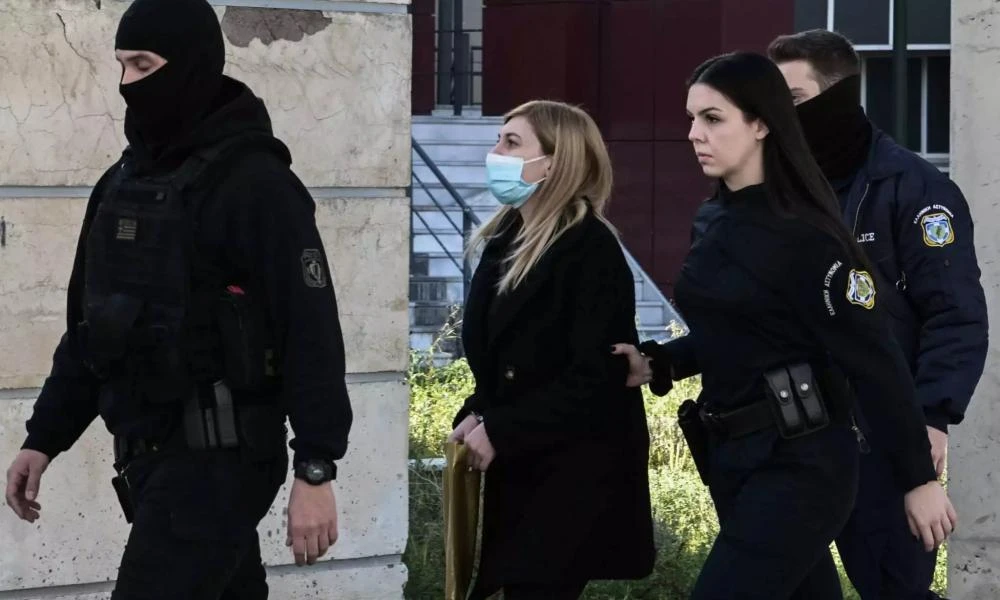 Ρούλα Πισπιρίγκου: «Θέλω να μάθω την αλήθεια για το παιδί μου»